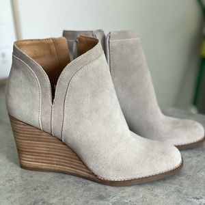 NWT Lucky Brand Wedge Booties - waterproof! Sz 7